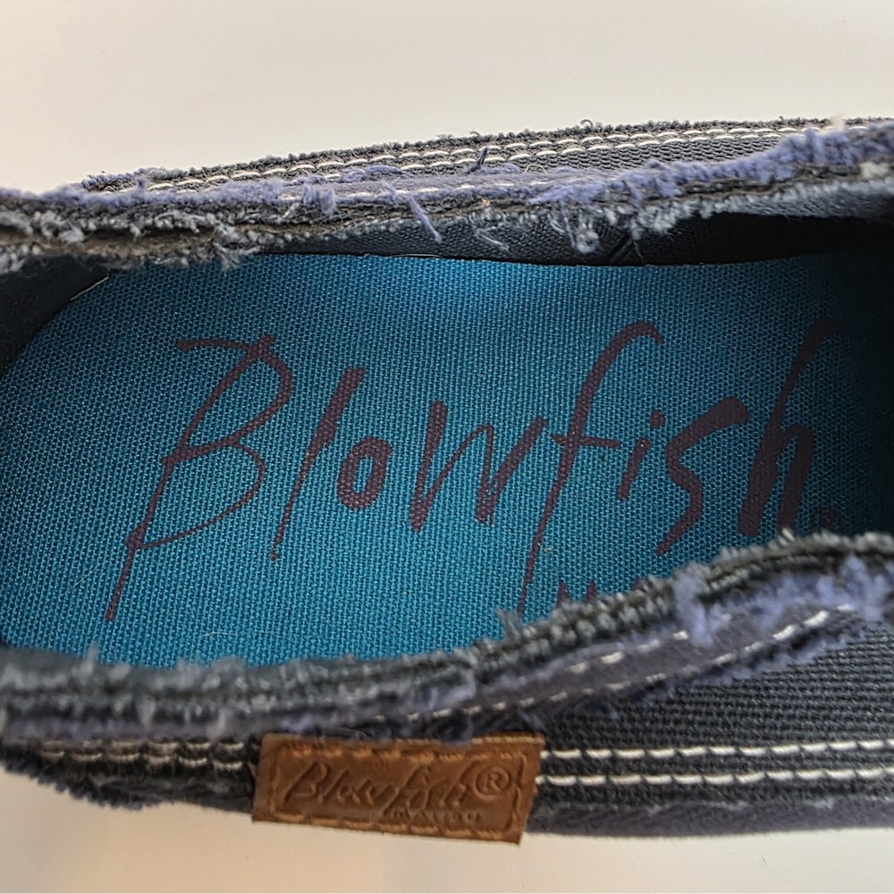 NEW Women's Blowfish Malibu Slip-On sneakers in a dark blue canvas Size 8.5M - Picture 8 of 12